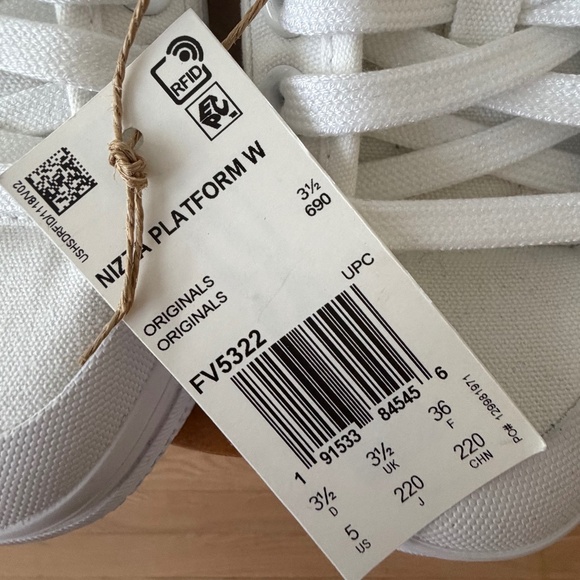 NEW ADIDAS WOMENS SIZE 5 ADIDAS SNEAKER PLAFORM SHOES - Picture 3 of 3